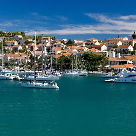 In Slatine With Sea View, Terrace, Air Conditioning, Wi-fi Trogir